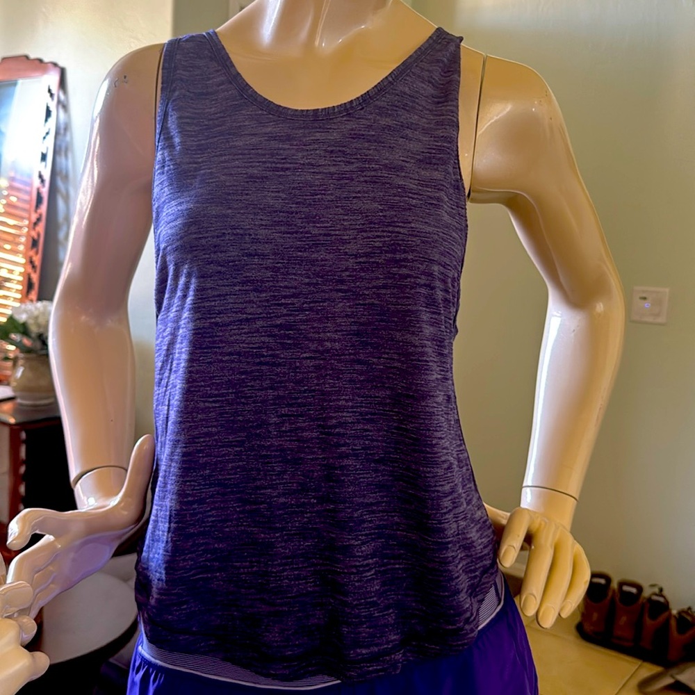 Lululemon tank top. Great used condition. No tags, no flaws.No pets, no smoking.